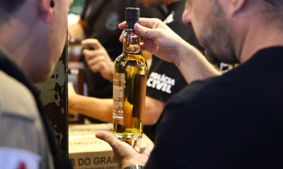 Mercado Central de BH é principal ponto de venda de bebidas adulteradas apreendidas em operação