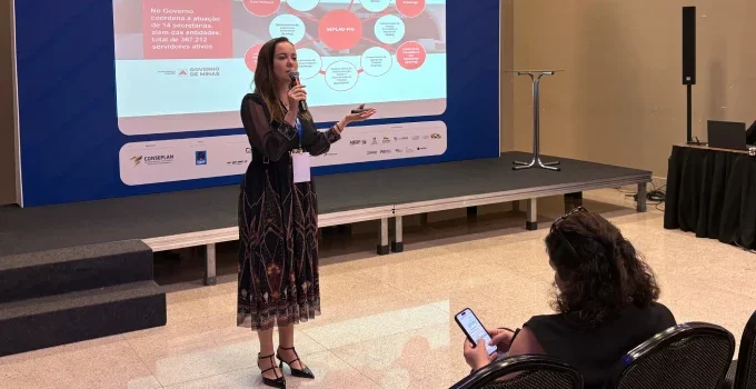 Seplag-MG compartilha inovações em gestão pública em congresso nacional em Brasília