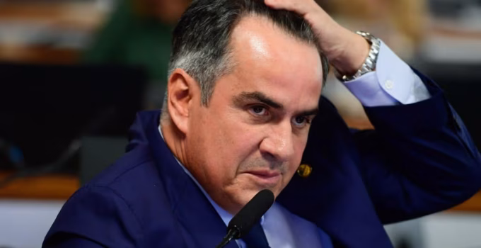 Ciro Nogueira é alvo da PF em nova fase da investigação sobre o Banco Master