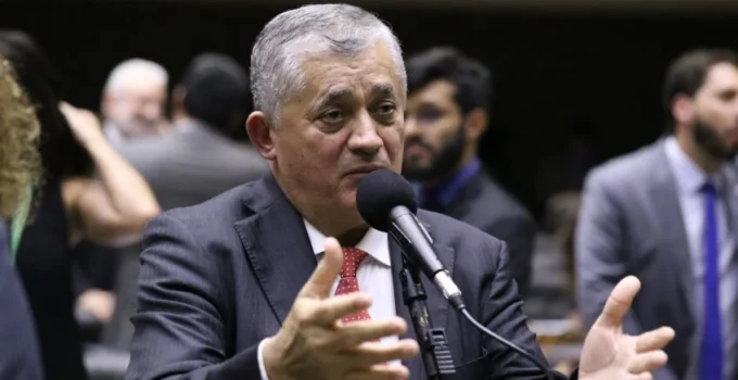 Ministro de Relações Institucionais critica rejeição de Jorge Messias ao STF e vê 'questão política'