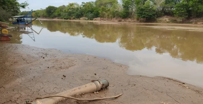 Pescador encontra corpo boiando no Rio da Prata, em MG, ao tentar resgatar boné; filho reconhece vítima