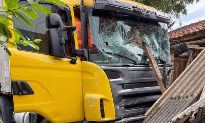 Motorista de 54 anos morre após mal súbito e colisão com serraria em Itajubá, Sul de Minas