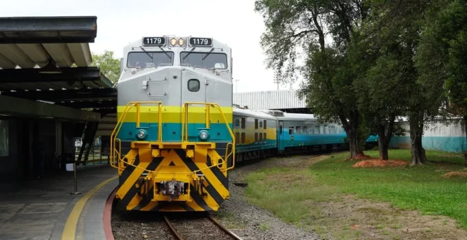 Trem Vitória-Minas: Saiba os preços das passagens para o trajeto noturno em julho e evite a "rodovia da morte"