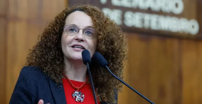 Luciana Genro diz que disputa sobre federação com PT foi "batalha de vida ou morte" para o Psol