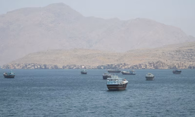 Submarinos Irânianos Ghadir Posicionados no Estreito de Ormuz em Meio a Aumento de Tensões Regionais