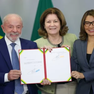 Governo Lula zera imposto federal sobre compras internacionais de até US$ 50 em nova medida provisória