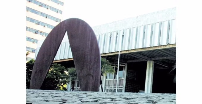 Lista de Imóveis de Minas Gerais para Pagar Dívidas com a União é Aprovada Após Longo Debate na ALMG