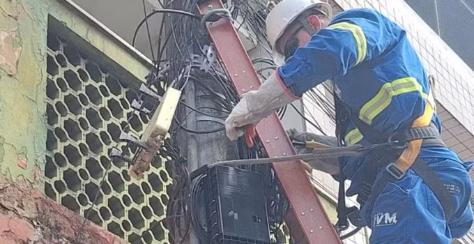 Operação em Pirapetinga: Grupo Suspeito de Controlar Internet e Instalar Câmeras é Desarticulado em MG e RJ