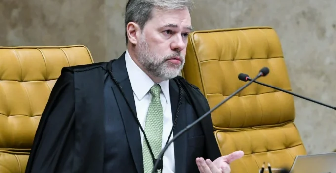 Toffoli acompanha Mendonça e vota contra ação que questiona monitoramento de jornalistas e parlamentares no STF