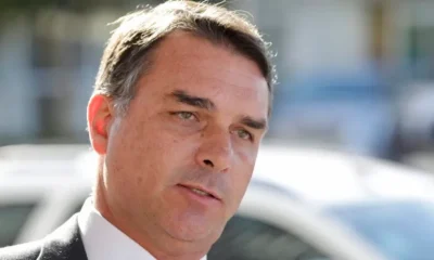 Flávio Bolsonaro rompeu com Daniel Vorcaro após acusações de chefiar organização criminosa