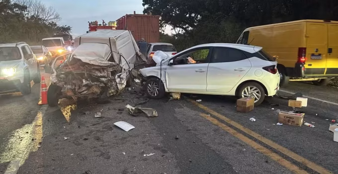 Tragédia na BR-494: Acidente com betoneira, caminhão boiadeiro e carros mata motorista em Marilândia, MG