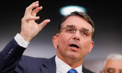 Flávio Bolsonaro explica sigilo sobre aporte de R$ 134 milhões para filme sobre o pai como 'confidencialidade contratual'