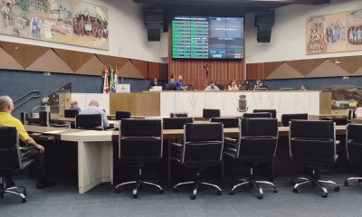 Câmara de BH aprova programa para custear passagem de volta para moradores de rua