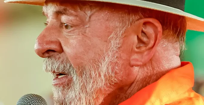 Lula e o PT de Minas: Aposta em Pacheco falha e gera crise interna às vésperas de eleições