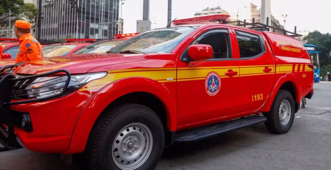 Mulher morre em casa após incêndio suspeito de explosão de TV em Ibirité, MG