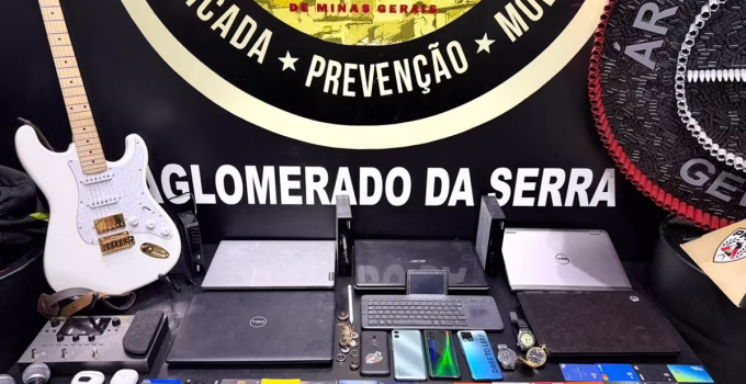 PM desmantela depósito de itens de luxo furtados em casas de alto padrão no Aglomerado da Serra