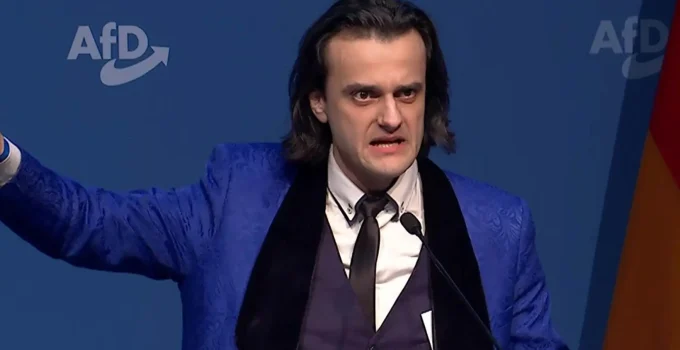 Jovem político alemão de extrema-direita imita Hitler e gera polêmica; AfD reage