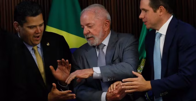 Governo Lula enfrenta semana tensa no Congresso com PEC do BC, escala 6x1 e volta de Galípoli