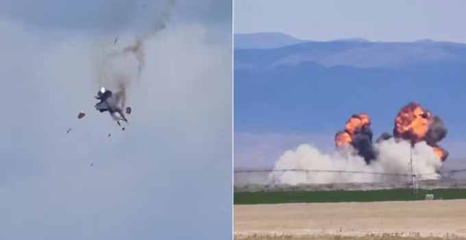 Caças E/A-18G Growler colidem em pleno voo durante show aéreo nos EUA; tripulantes ejetam com segurança
