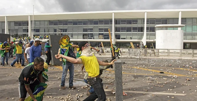 Câmara e Senado defendem no STF validade da Lei da Dosimetria para réus de 8 de Janeiro