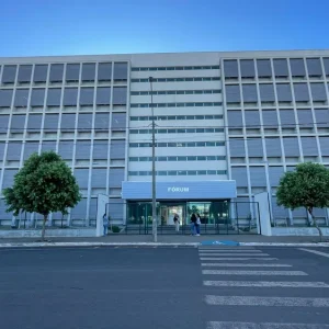 Gerente humilha funcionária em supermercado de Araguari e empresa é condenada a pagar R$ 5 mil em MG