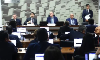 Galípolo e Renan Calheiros trocam farpas em audiência no Senado sobre venda do Banco Master