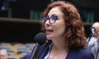 Justiça italiana anula extradição de Carla Zambelli e deputada é solta