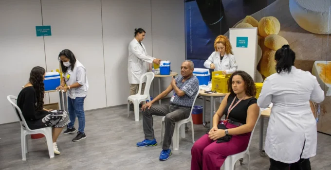 Mutirão de Vacinação na Cidade Administrativa Imuniza Mais de 4 Mil Pessoas Contra Diversas Doenças
