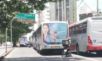 Manifestação de Motoristas de Ônibus Causa Lentidão e Interrompe Trânsito na Avenida Amazonas, em BH