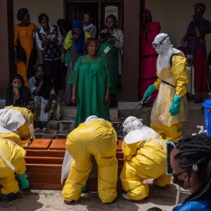Terceiro Ataque em Hospital de Ebola no Congo Levanta Temores de Disseminação da Doença Rara
