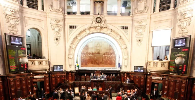 Alerj cobra respeito de Lula após presidente associar Legislativo fluminense a milicianos