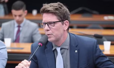 Ex-assessora de Mário Frias alega ter repassado 76% de salário para familiares e aliados do deputado