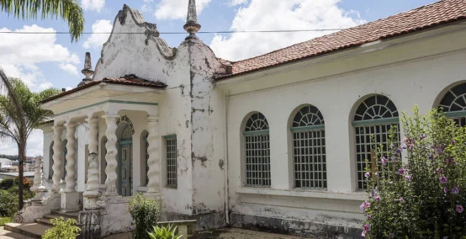 Fechamento Histórico: Hospital que foi Símbolo do 'Holocausto Brasileiro' em Barbacena encerra atividades em MG