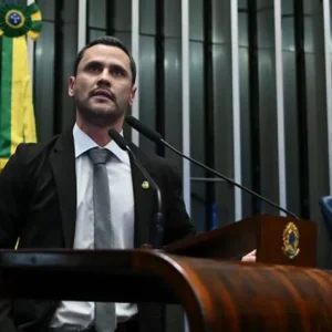 PL e Senador Cleitinho firmam aliança para 2026 em Minas, mas definem "cabeça de chapa" só após pesquisas