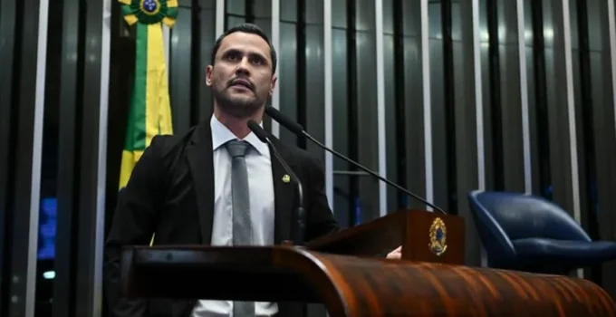 PL e Senador Cleitinho firmam aliança para 2026 em Minas, mas definem "cabeça de chapa" só após pesquisas