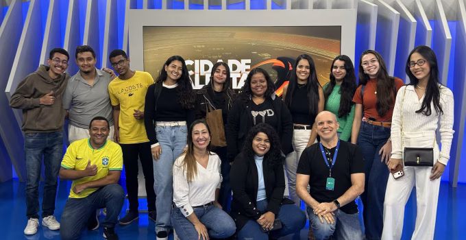 RECORD MINAS abre portas para futuros administradores do IFMG em visita técnica focada no mercado televisivo