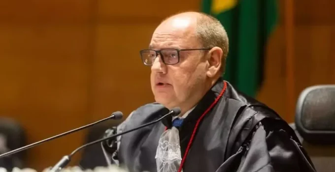Lula exalta governador interino do Rio e diz que ele 'vai ajudar a consertar o Rio'