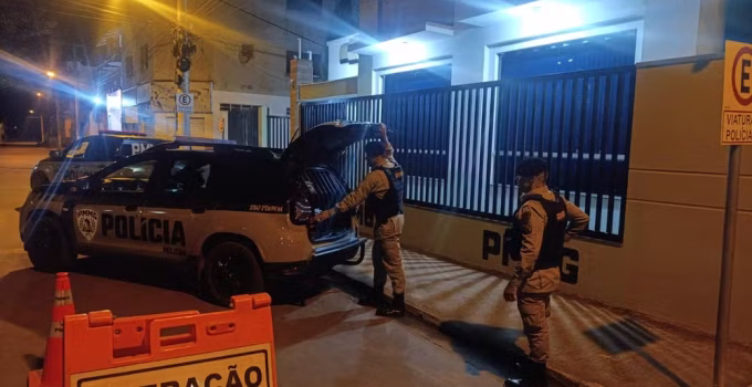 Foragido da Justiça de SP por feminicídio é preso em Rio Pardo de Minas após cerco policial