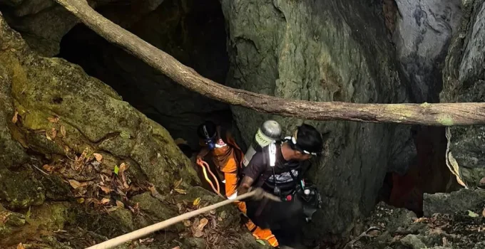 Fortes chuvas no Laos complicam buscas por dois desaparecidos em caverna inundada; cinco já foram resgatados