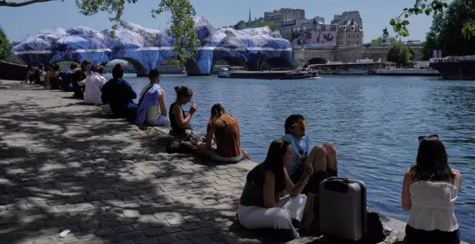 Europa Aquece em Ritmo Alarmante, Dobrando a Média Global e Enfrentando Ondas de Calor Históricas