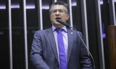 Deputado do PT pede à PF investigação sobre elos entre CV e aliados de Flávio Bolsonaro