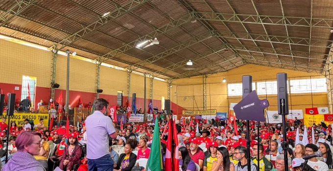 Esquerda Mineira se une em Contagem para traçar estratégias contra a extrema-direita e planejar 2026