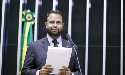 Psol aciona STF contra Flávio Bolsonaro por suposta articulação com EUA para pressionar Brasil