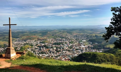 Leopoldina, MG: Prefeitura abre seletivo com 6 vagas para operar máquinas pesadas e dirigir caminhão-tanque