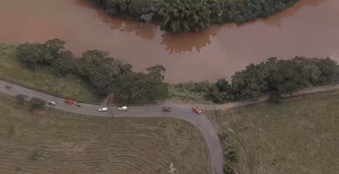 Corpo de Mulher Desaparecida Após Carro Cair no Rio Paraopeba na Grande BH é Encontrado