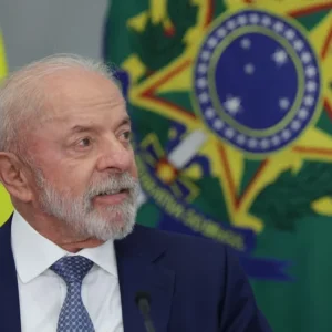 Governo Lula prioriza pragmatismo e ignora ideologia em análise de embaixador indicado pelos EUA