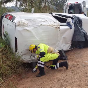Motorista Morre em Capotamento Trágico na Fernão Dias em Carmópolis de Minas