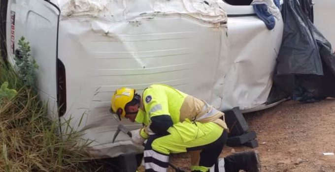 Motorista Morre em Capotamento Trágico na Fernão Dias em Carmópolis de Minas