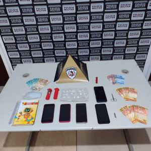 Drogas escondidas em fósforos, fogão e calha: Polícia prende cinco em Várzea da Palma, Norte de MG