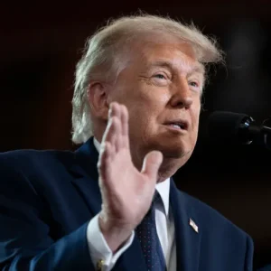Senado dos EUA rejeita emenda democrata contra fundo para aliados de Trump; governo já havia cancelado medida